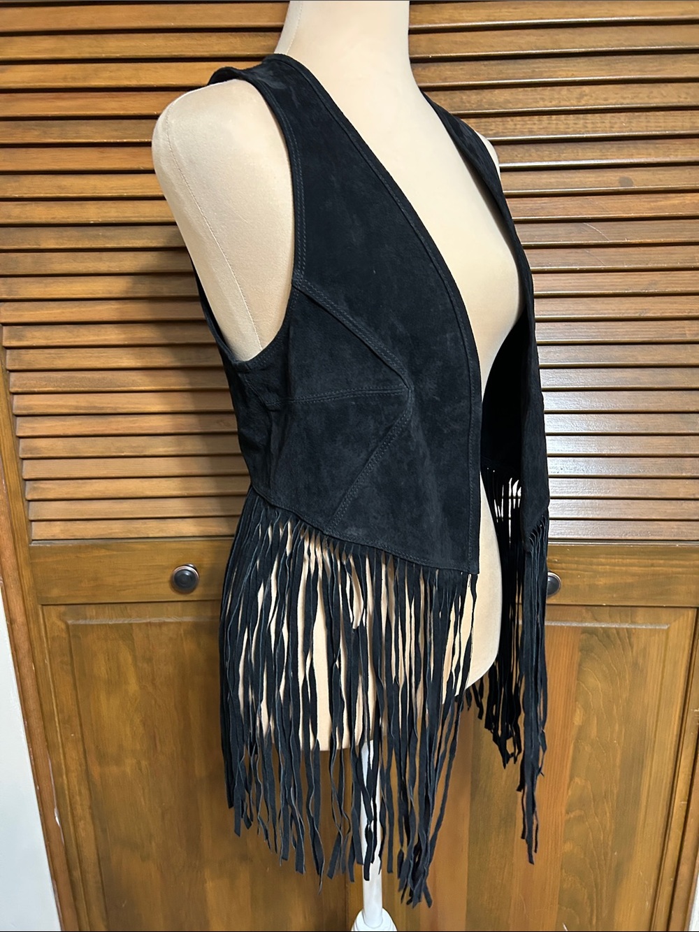 NWT Forever 21 Boho Chic Black Faux Suede Fringe Vest Size S - Picture 4 of 8